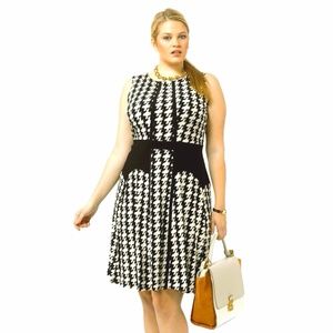 Sleeveless Dress In Classic Houndstooth